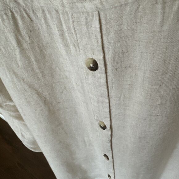 Linen Top Blouse Women's Size S Natural Neutral Beige Color V-Neck Button Back - Picture 8 of 9
